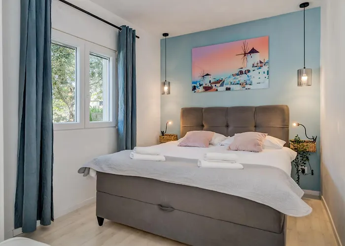 Huging The Horizon. Apartman