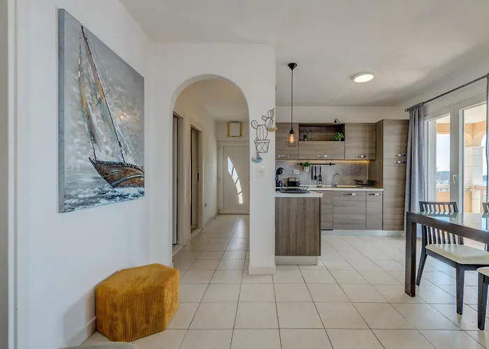 Apartman Huging The Horizon.