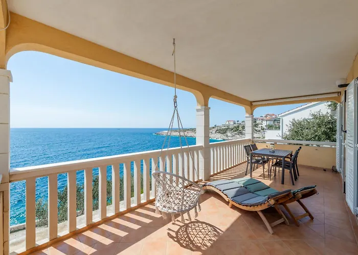 Huging The Horizon. Apartman *