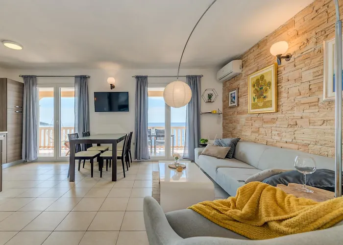 Huging The Horizon. Apartment Zaglavice